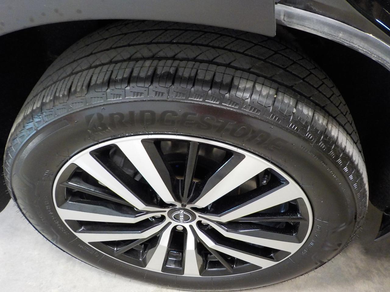 Nissan Pathfinder Platinum 4WD 2025