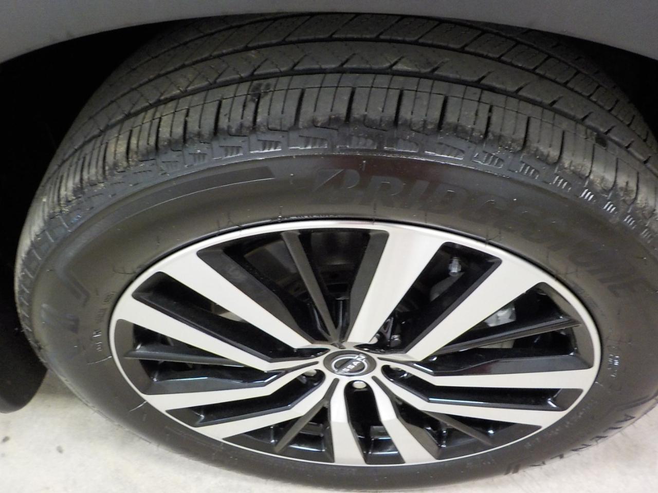 Nissan Pathfinder Platinum 4WD 2025