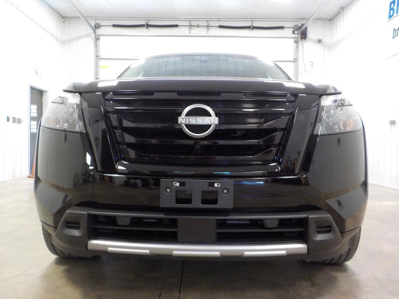Nissan Pathfinder Platinum 4WD 2025