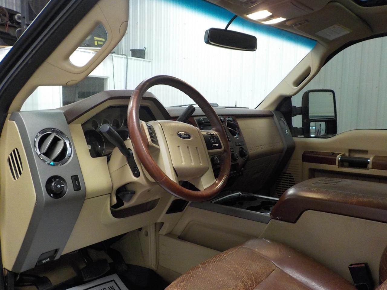 Ford Super Duty F-250 SRW 4WD Crew Cab 156" King Ranch 2012