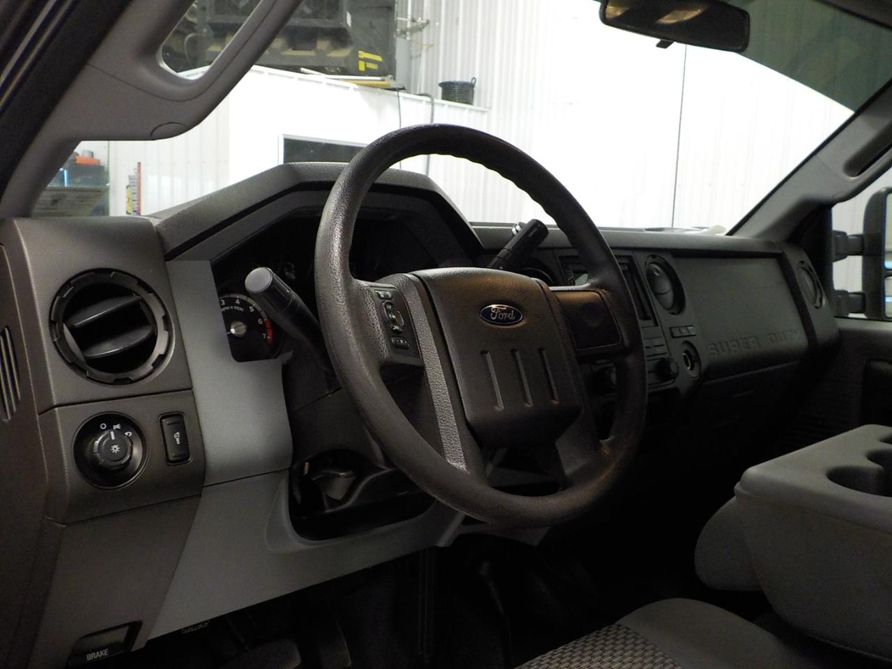 Ford Super Duty F-250 SRW 4WD SuperCab 142" XL 2015