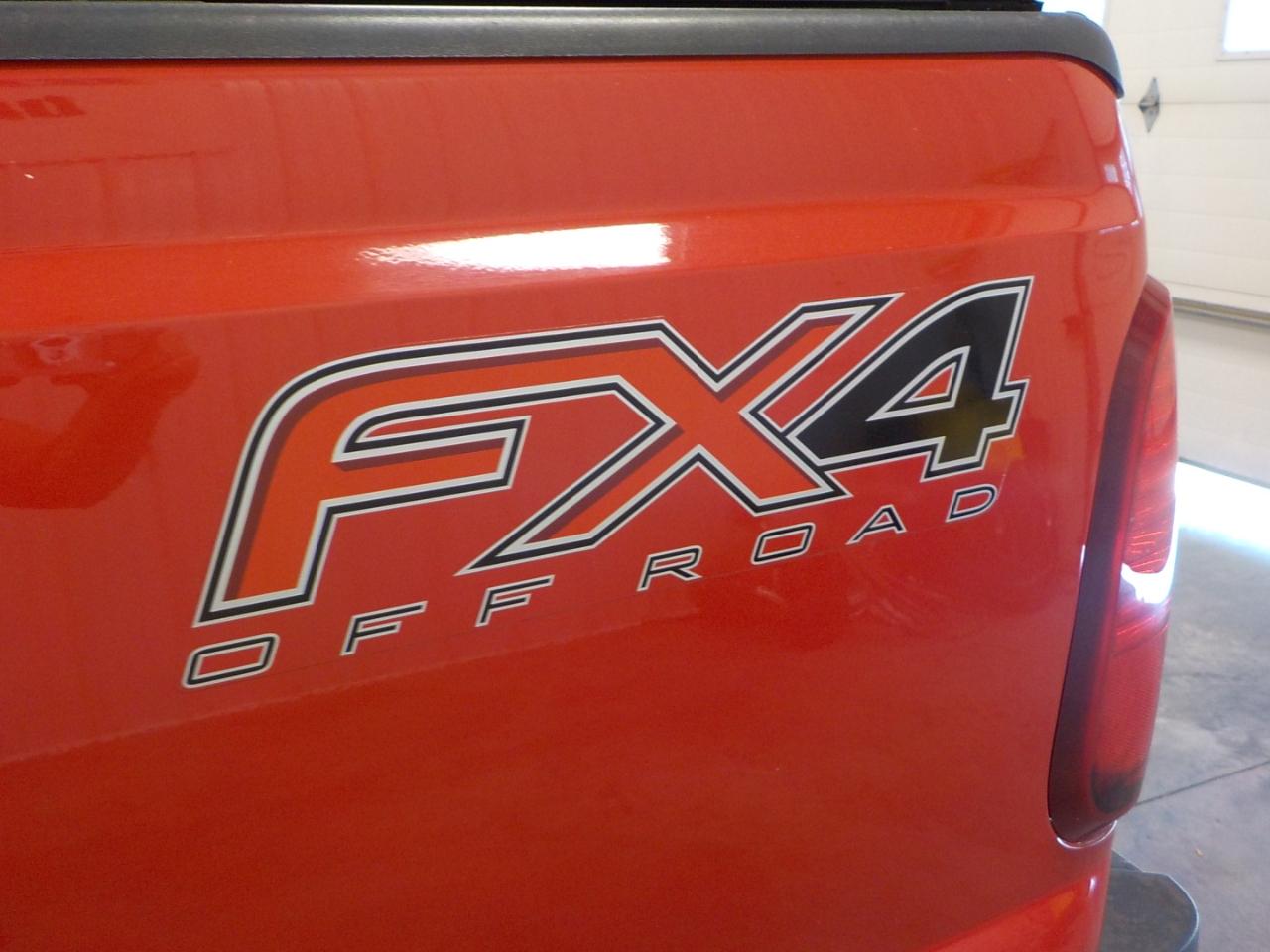 Ford Super Duty F-250 SRW 4WD SuperCab 142" XL 2015
