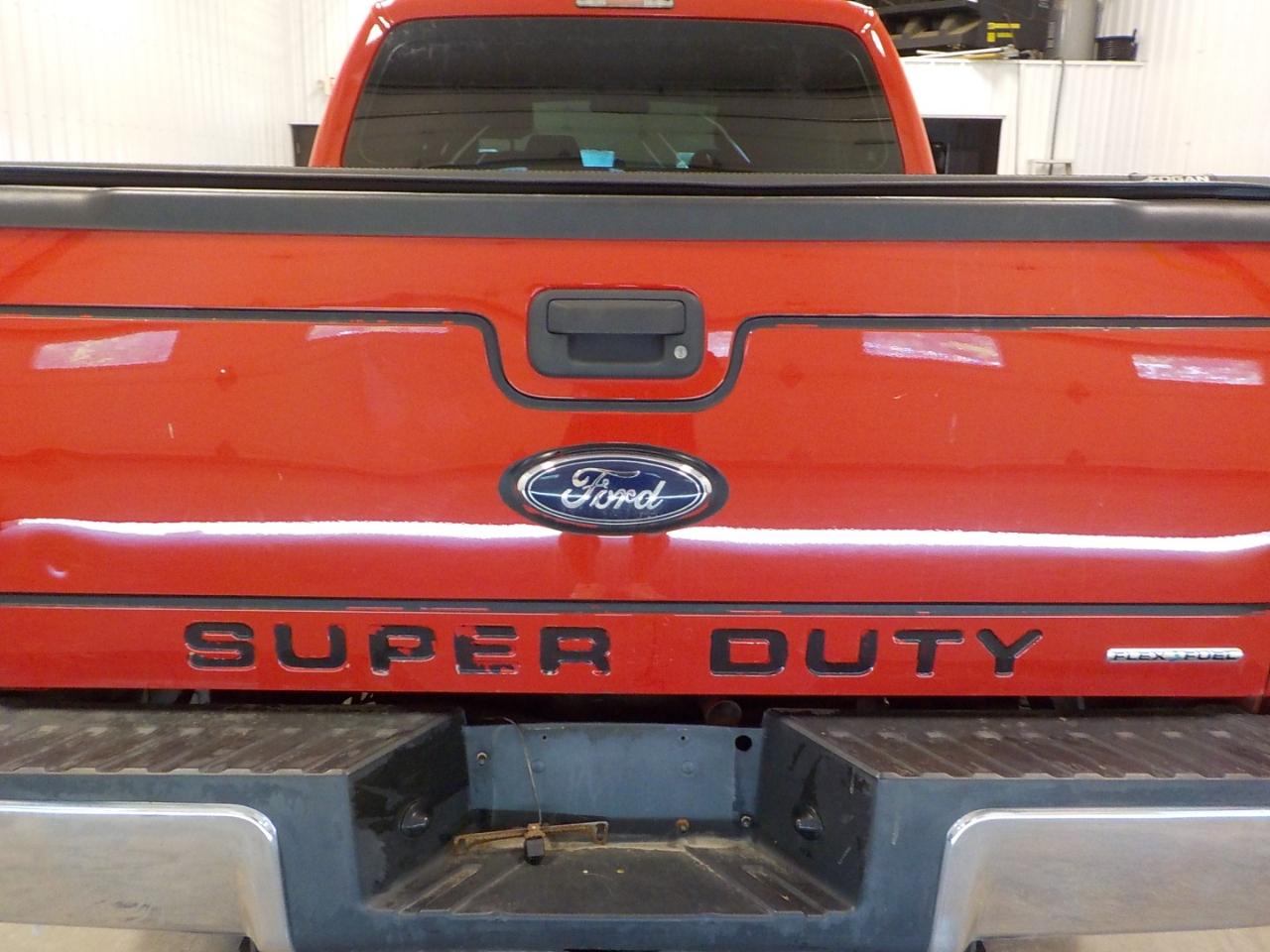 Ford Super Duty F-250 SRW 4WD SuperCab 142" XL 2015
