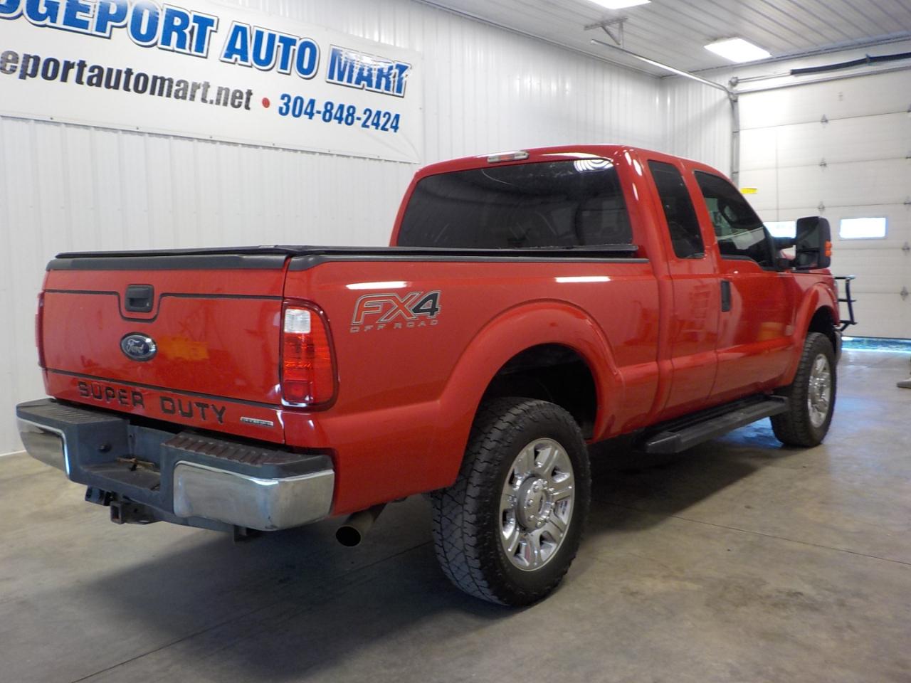 Ford Super Duty F-250 SRW 4WD SuperCab 142" XL 2015