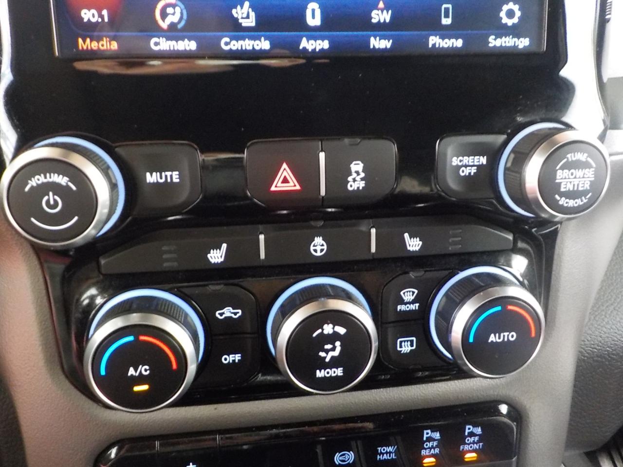 RAM 2500 Big Horn 4x4 Mega Cab 6'4" Box 2019