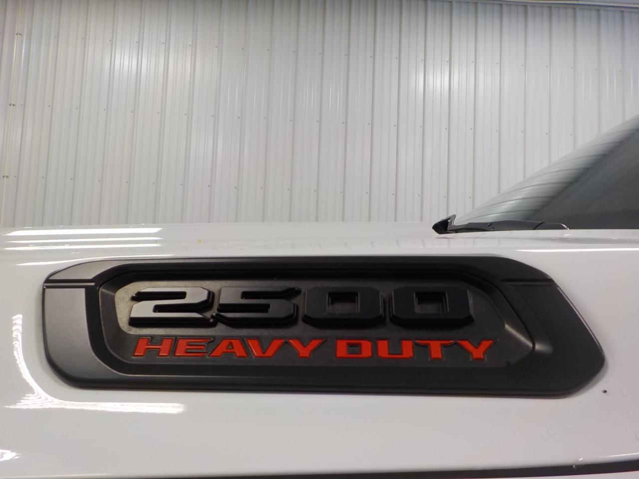 RAM 2500 Big Horn 4x4 Mega Cab 6'4" Box 2019