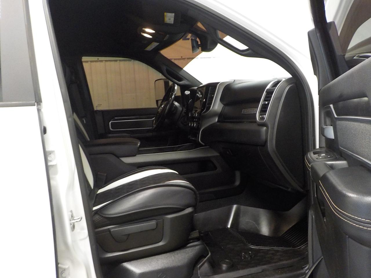 RAM 2500 Big Horn 4x4 Mega Cab 6'4" Box 2019