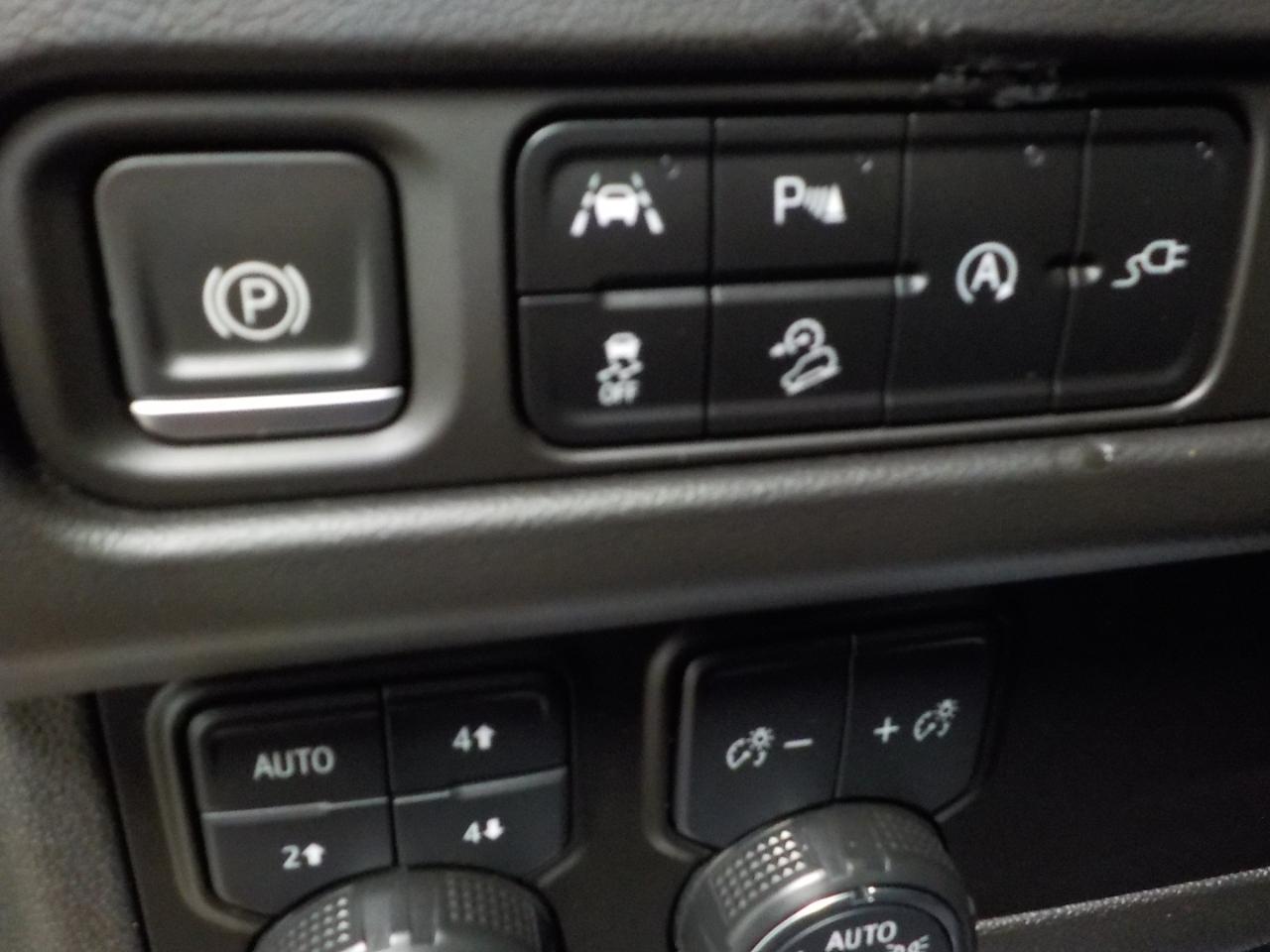 Chevrolet Tahoe 4WD 4dr Premier 2022