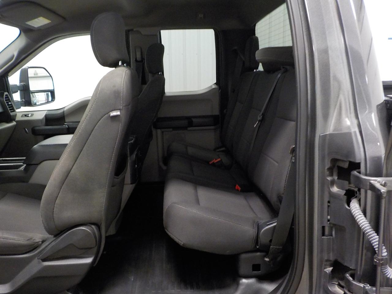 Ford F-150 4WD SuperCab 133" STX 2018