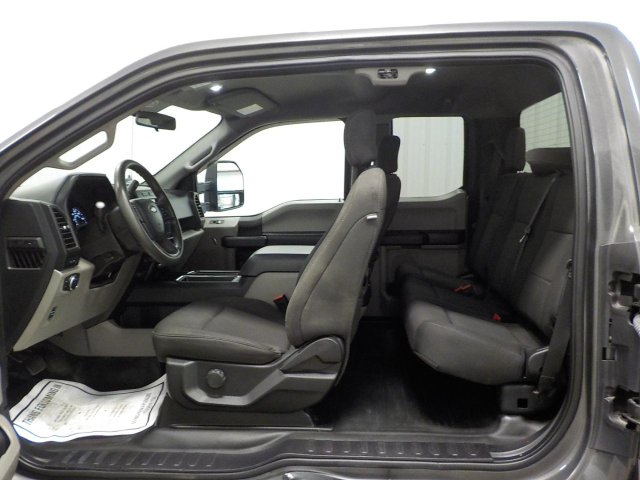 Ford F-150 4WD SuperCab 133" STX 2018