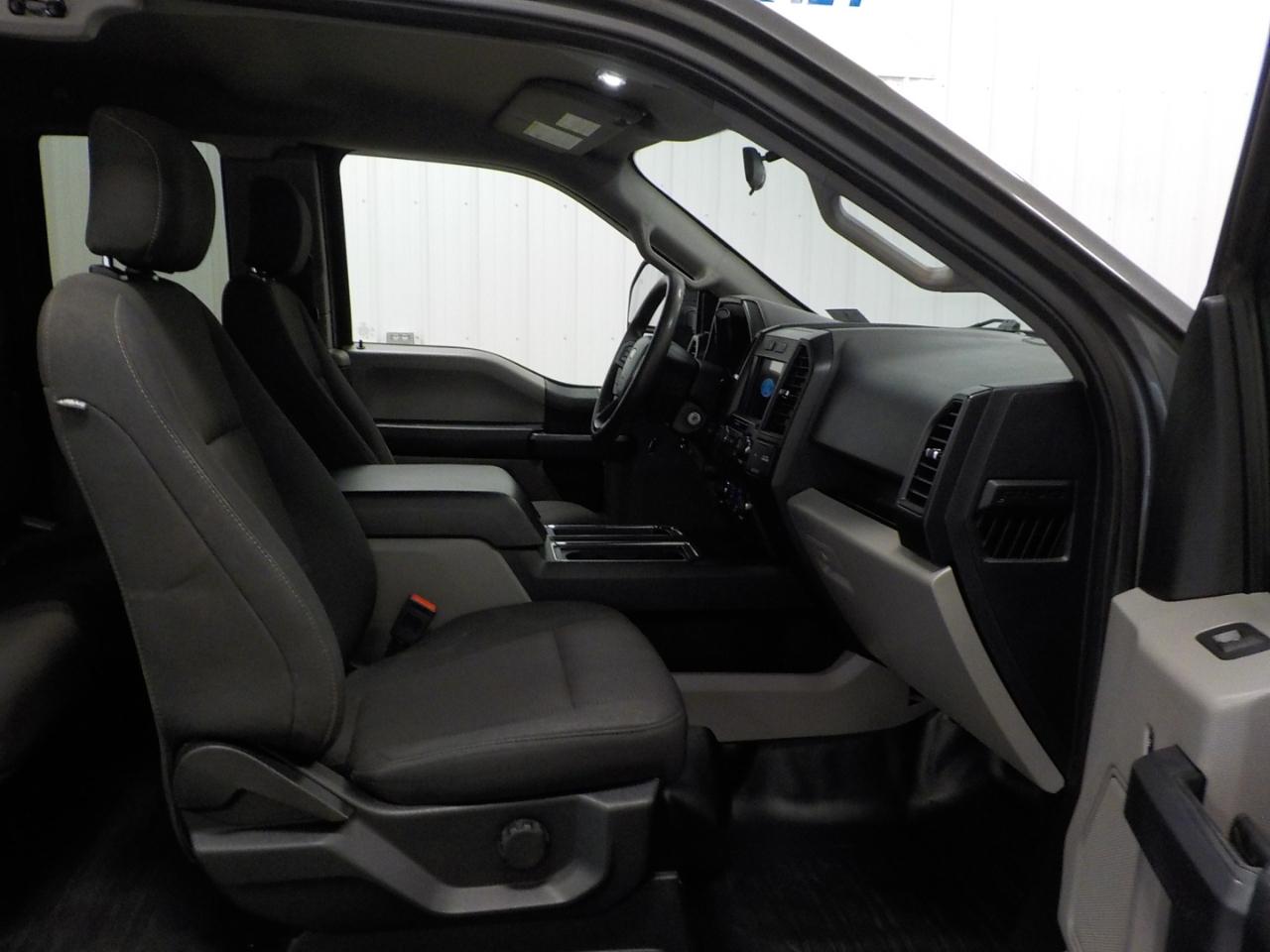 Ford F-150 4WD SuperCab 133" STX 2018