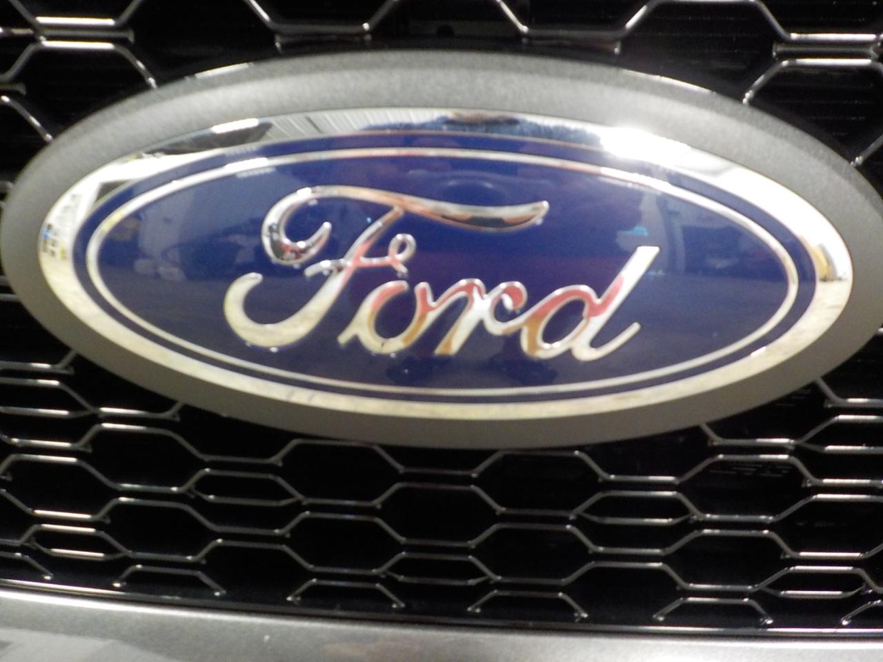 Ford F-150 4WD SuperCab 133" STX 2018