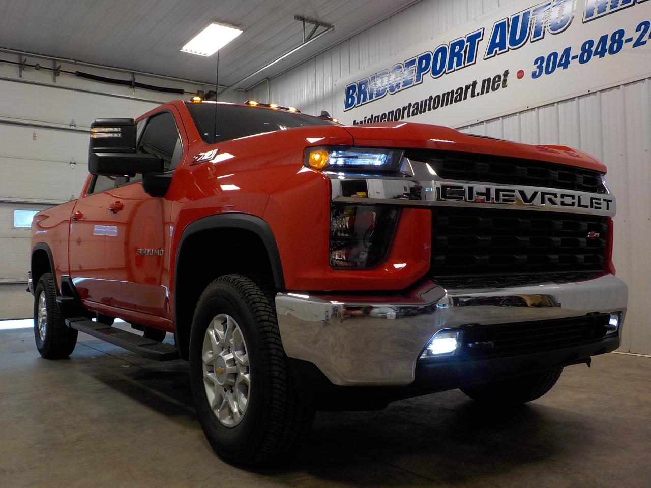 Chevrolet Silverado 3500HD 4WD Crew Cab 172" LT 2023