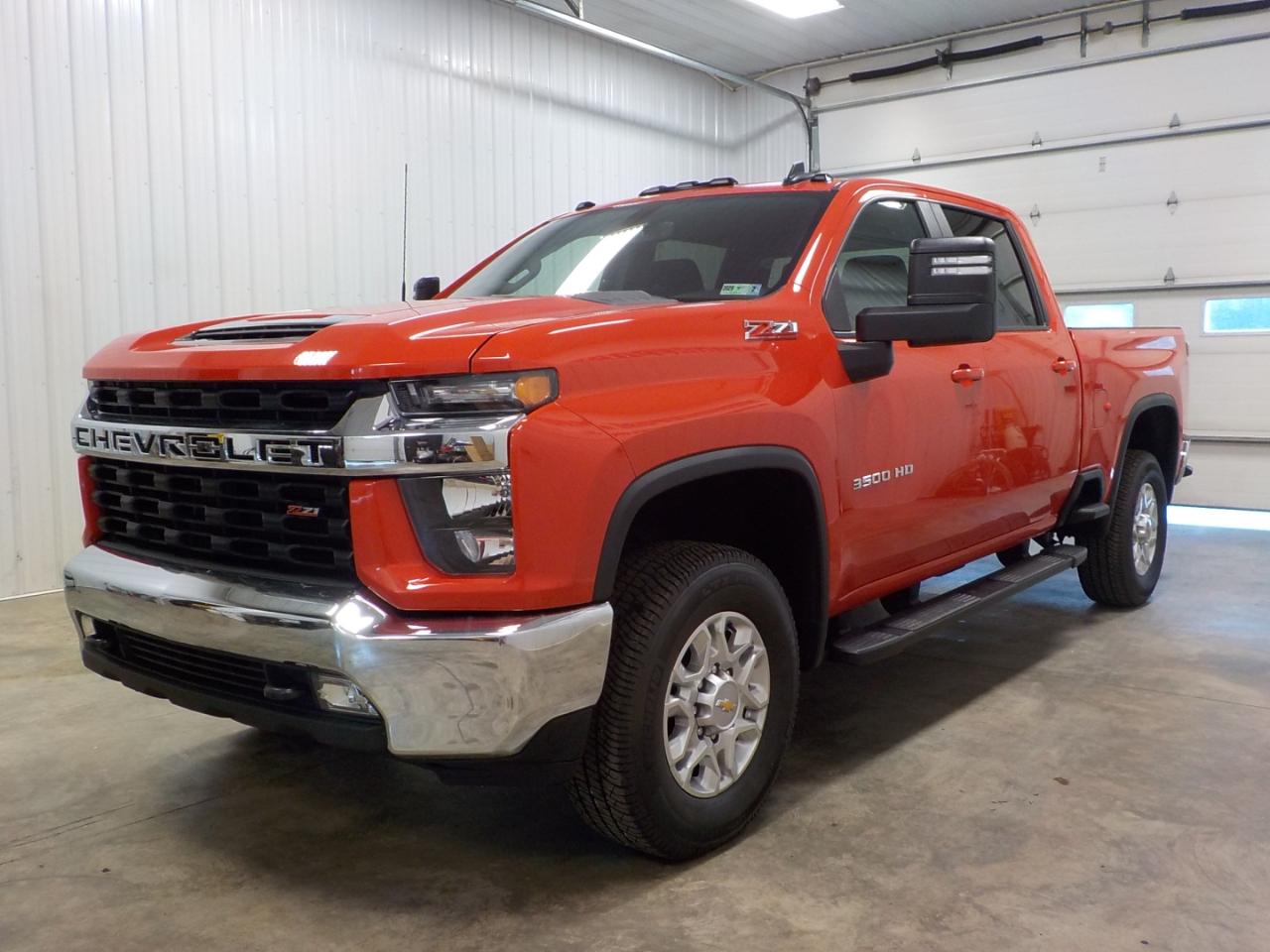 Chevrolet Silverado 3500HD 4WD Crew Cab 172" LT 2023