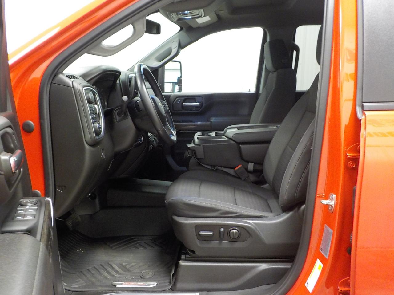 Chevrolet Silverado 3500HD 4WD Crew Cab 172" LT 2023