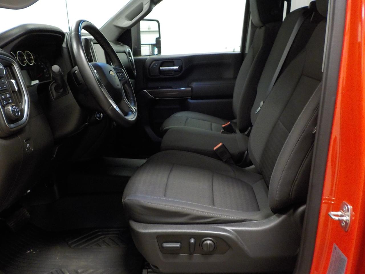 Chevrolet Silverado 3500HD 4WD Crew Cab 172" LT 2023