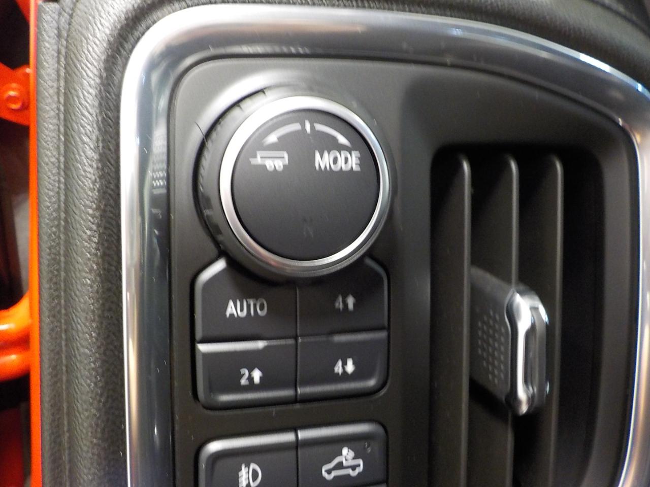 Chevrolet Silverado 3500HD 4WD Crew Cab 172" LT 2023