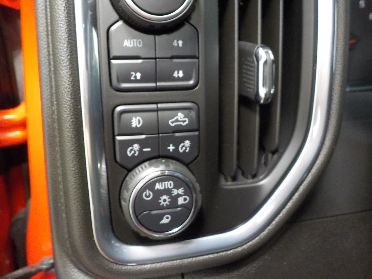 Chevrolet Silverado 3500HD 4WD Crew Cab 172" LT 2023