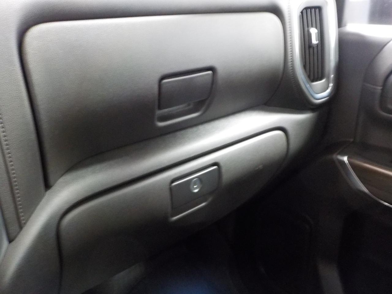Chevrolet Silverado 3500HD 4WD Crew Cab 172" LT 2023