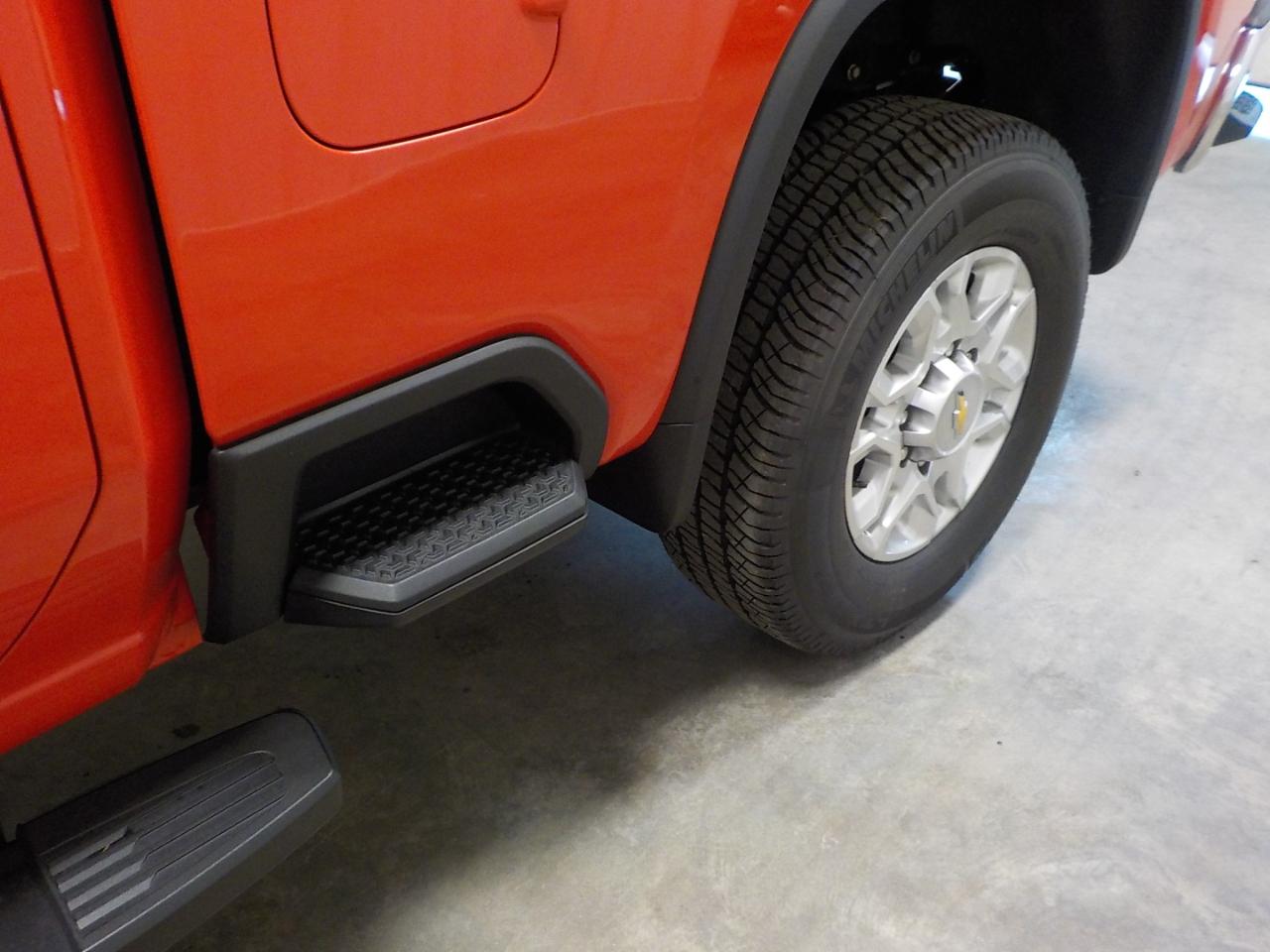 Chevrolet Silverado 3500HD 4WD Crew Cab 172" LT 2023