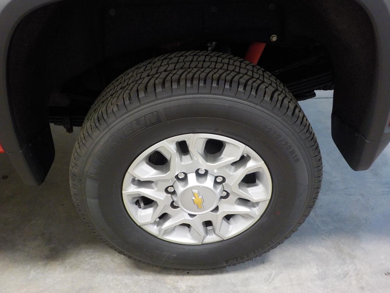 Chevrolet Silverado 3500HD 4WD Crew Cab 172" LT 2023