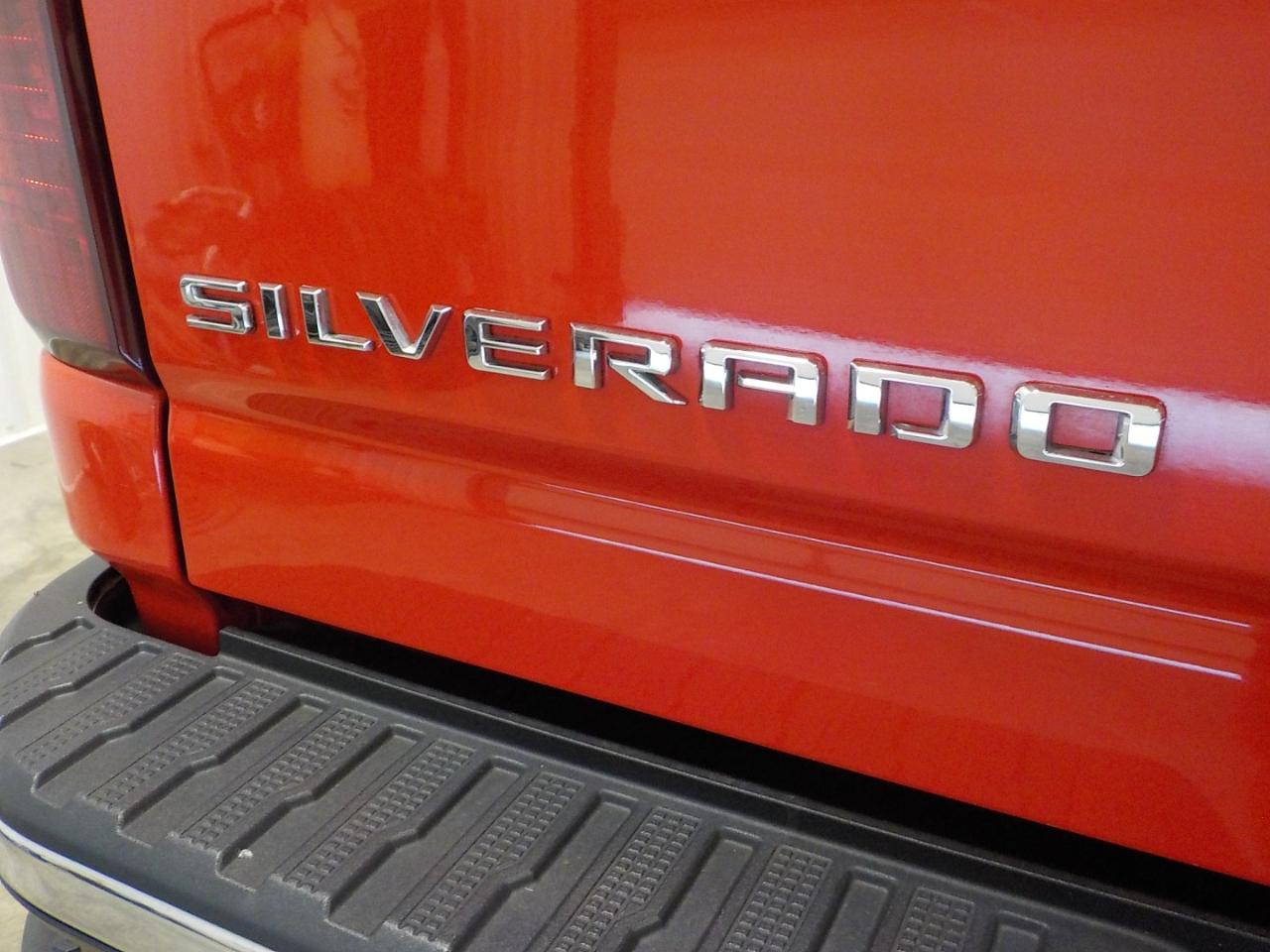 Chevrolet Silverado 3500HD 4WD Crew Cab 172" LT 2023
