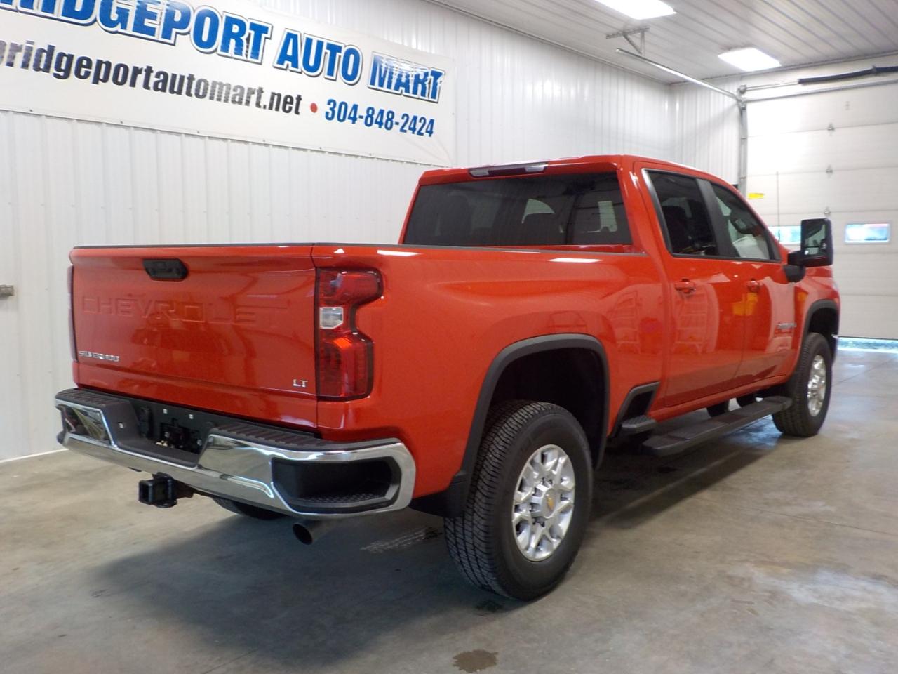 Chevrolet Silverado 3500HD 4WD Crew Cab 172" LT 2023