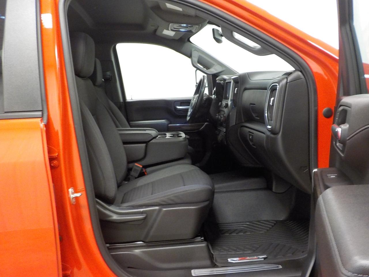 Chevrolet Silverado 3500HD 4WD Crew Cab 172" LT 2023