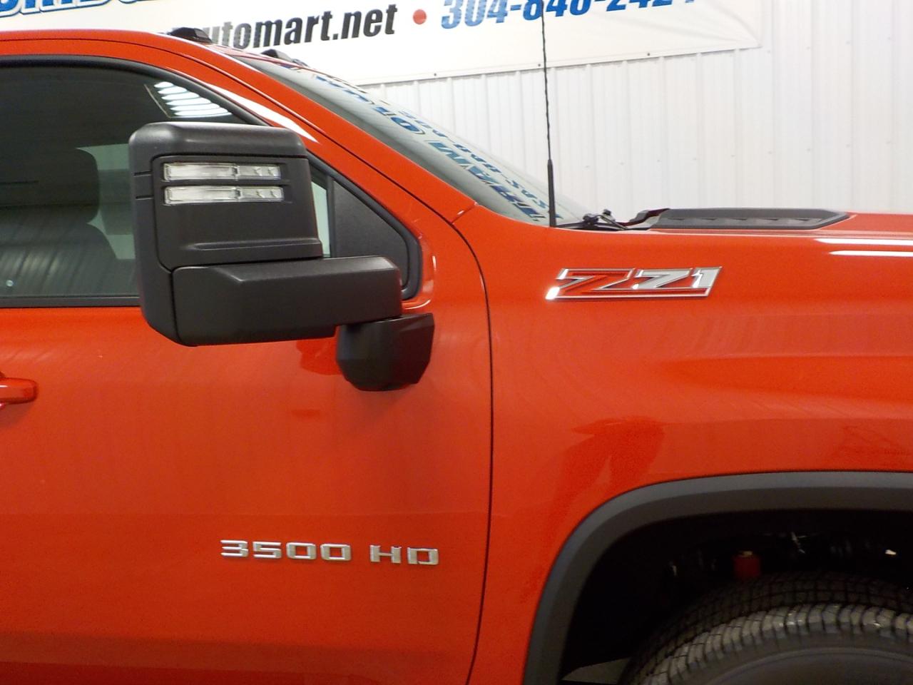 Chevrolet Silverado 3500HD 4WD Crew Cab 172" LT 2023