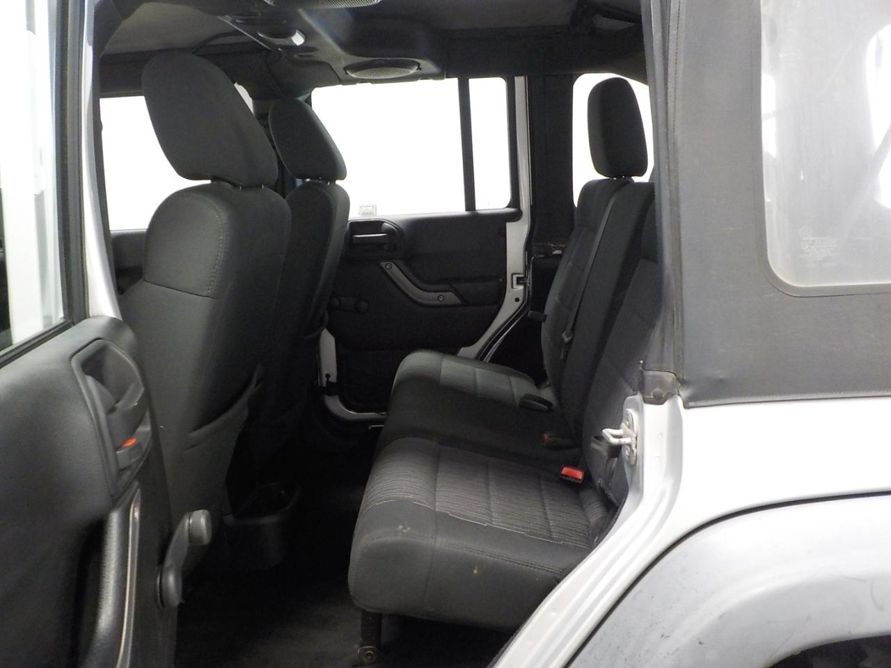 Jeep Wrangler Unlimited 4WD 4dr Sport 2012