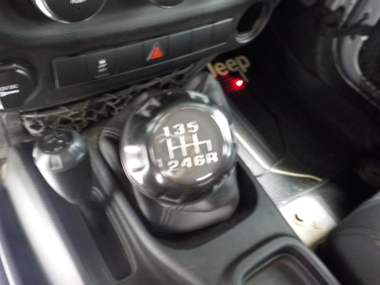 Jeep Wrangler Unlimited 4WD 4dr Sport 2012