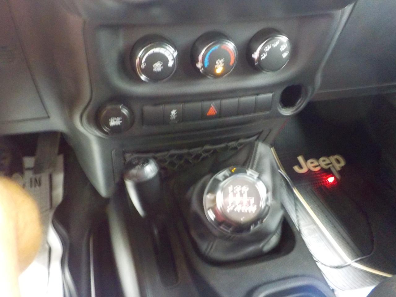 Jeep Wrangler Unlimited 4WD 4dr Sport 2012