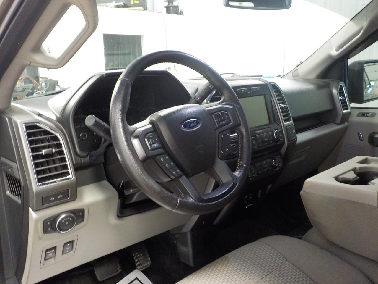 Ford F-150 4WD SuperCab 133" XLT 2015