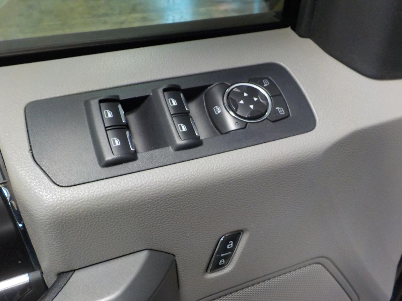 Ford F-150 4WD SuperCab 133" XLT 2015