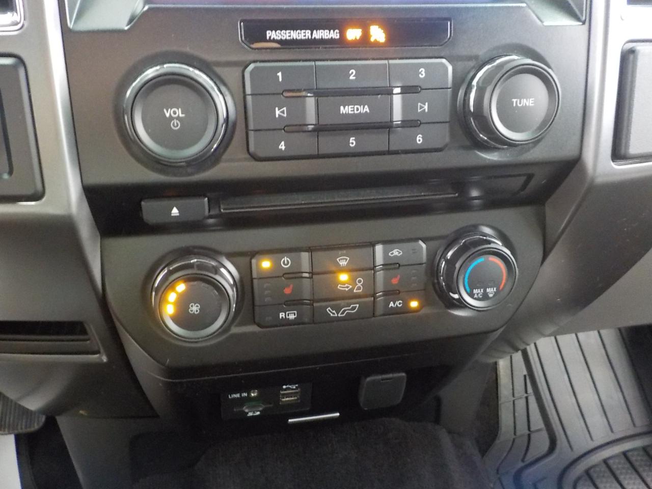 Ford F-150 4WD SuperCab 133" XLT 2015