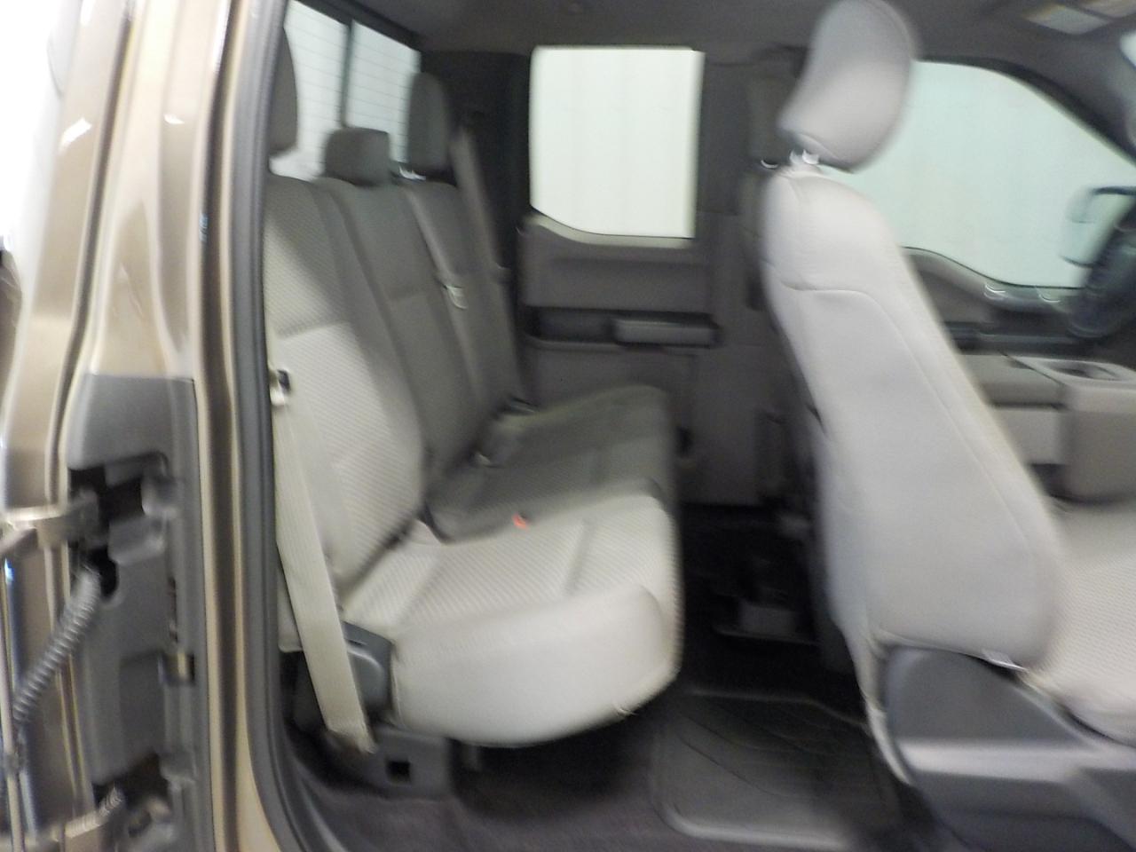 Ford F-150 4WD SuperCab 133" XLT 2015