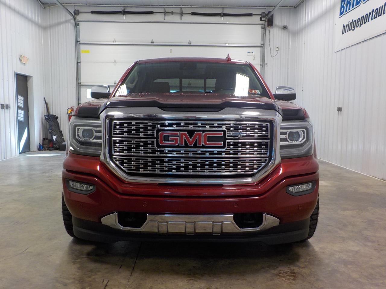 GMC Sierra 1500 4WD Crew Cab 143.5" Denali 2018