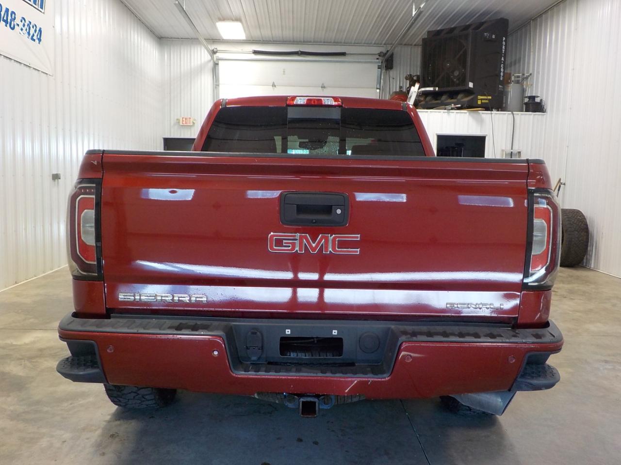 GMC Sierra 1500 4WD Crew Cab 143.5" Denali 2018