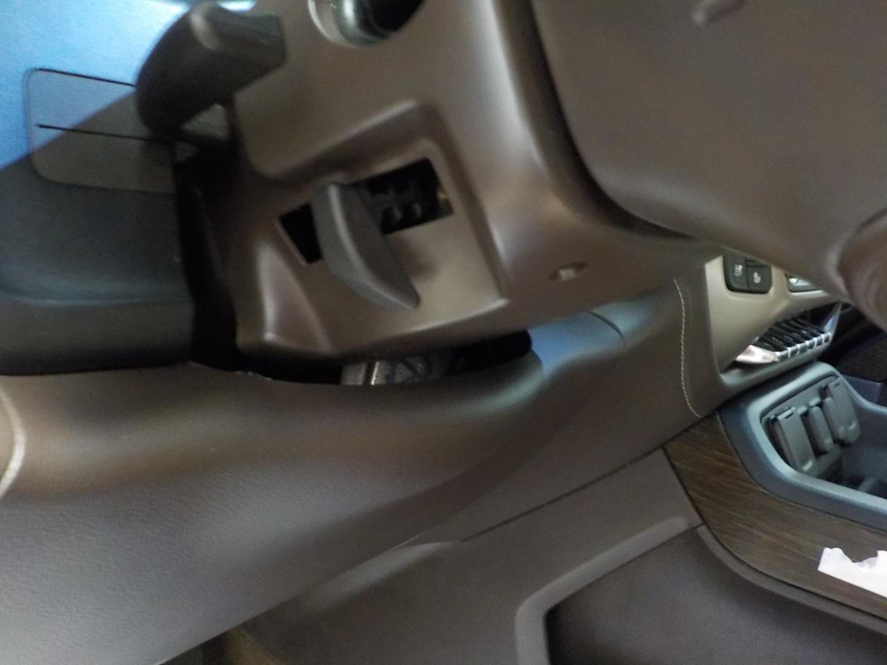 GMC Sierra 1500 4WD Crew Cab 143.5" Denali 2018