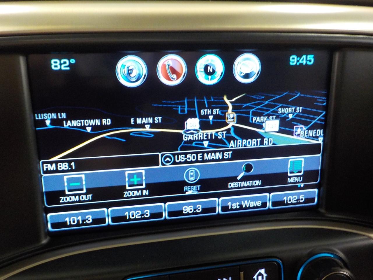 GMC Sierra 1500 4WD Crew Cab 143.5" Denali 2018