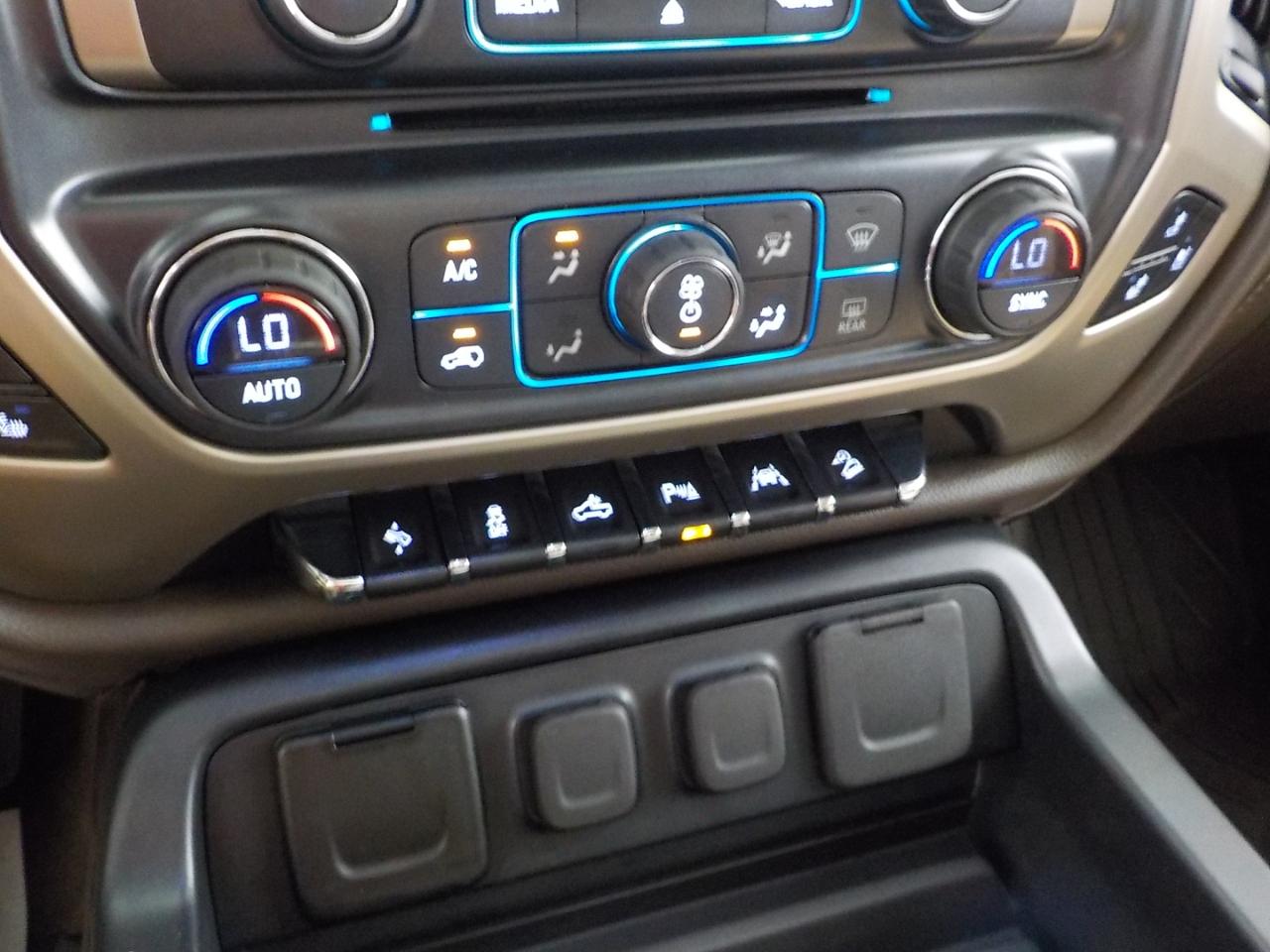 GMC Sierra 1500 4WD Crew Cab 143.5" Denali 2018