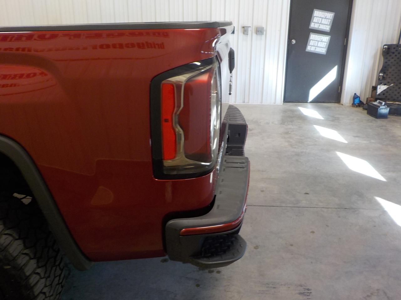 GMC Sierra 1500 4WD Crew Cab 143.5" Denali 2018