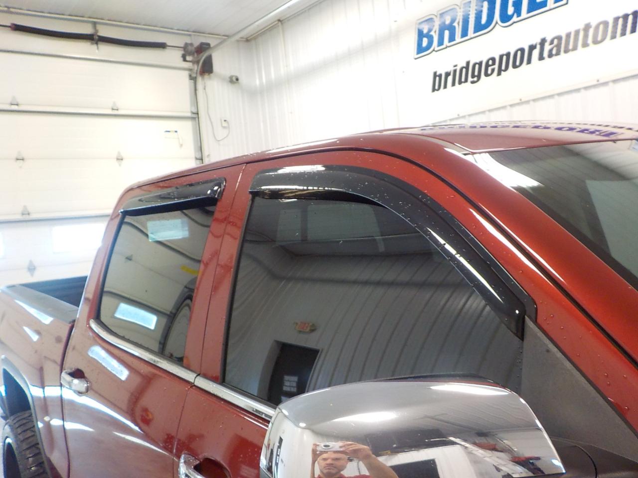 GMC Sierra 1500 4WD Crew Cab 143.5" Denali 2018