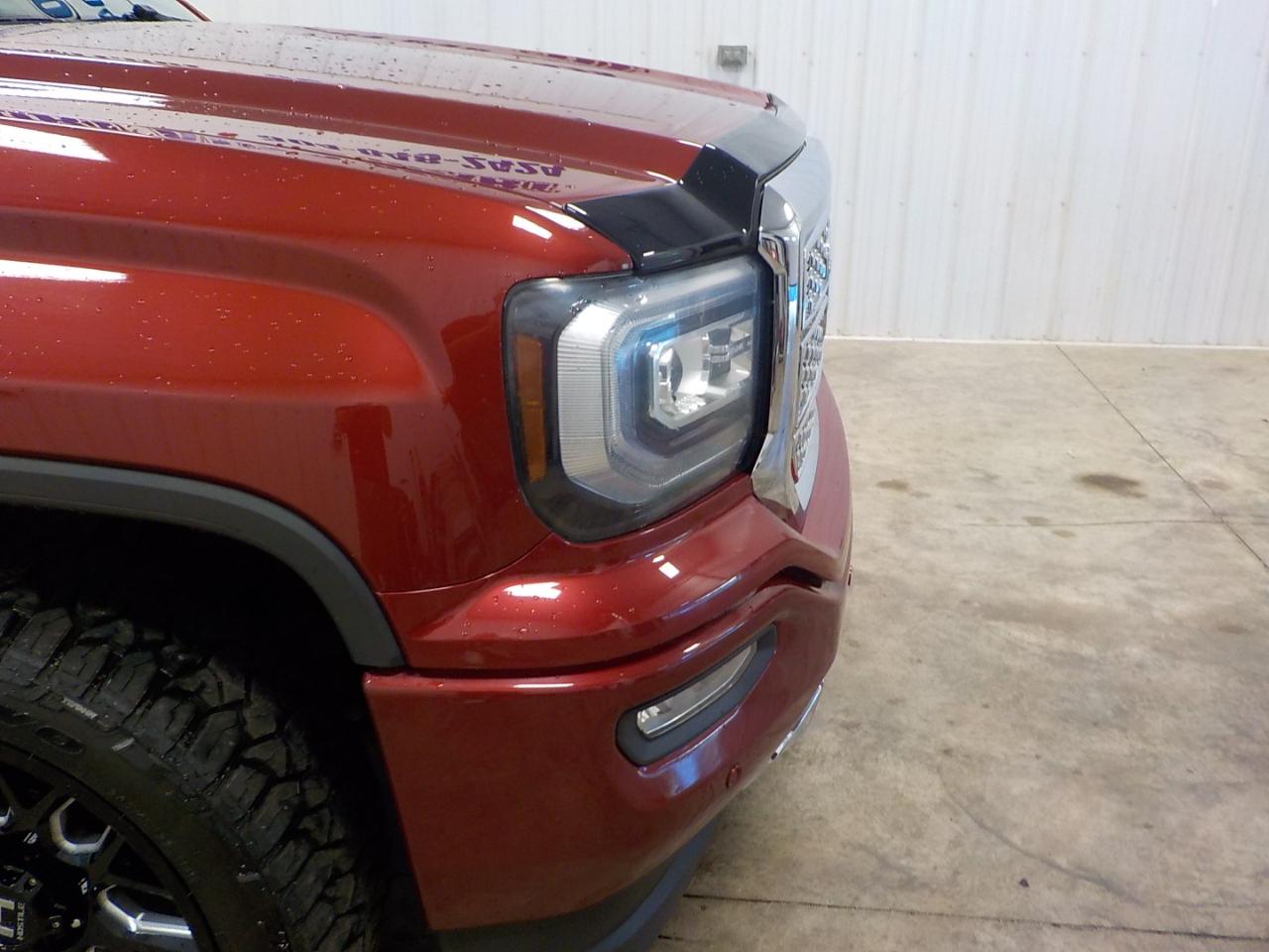 GMC Sierra 1500 4WD Crew Cab 143.5" Denali 2018