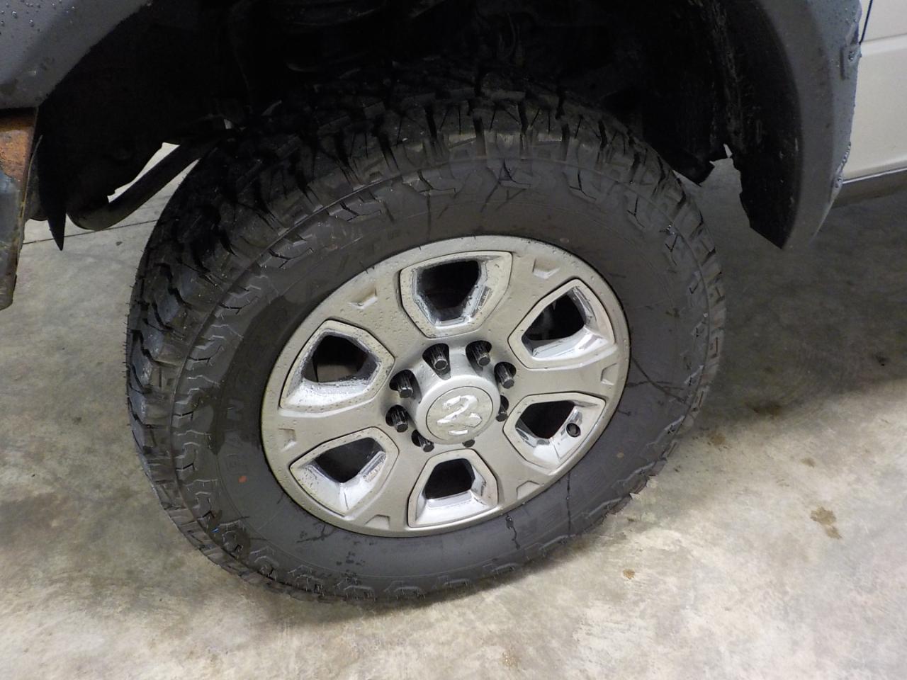RAM 2500 4WD Mega Cab 160.5" Big Horn 2012