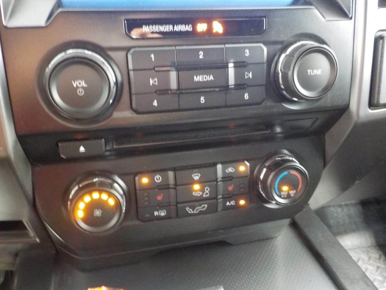 Ford F-150 4WD SuperCrew 145" XLT 2016