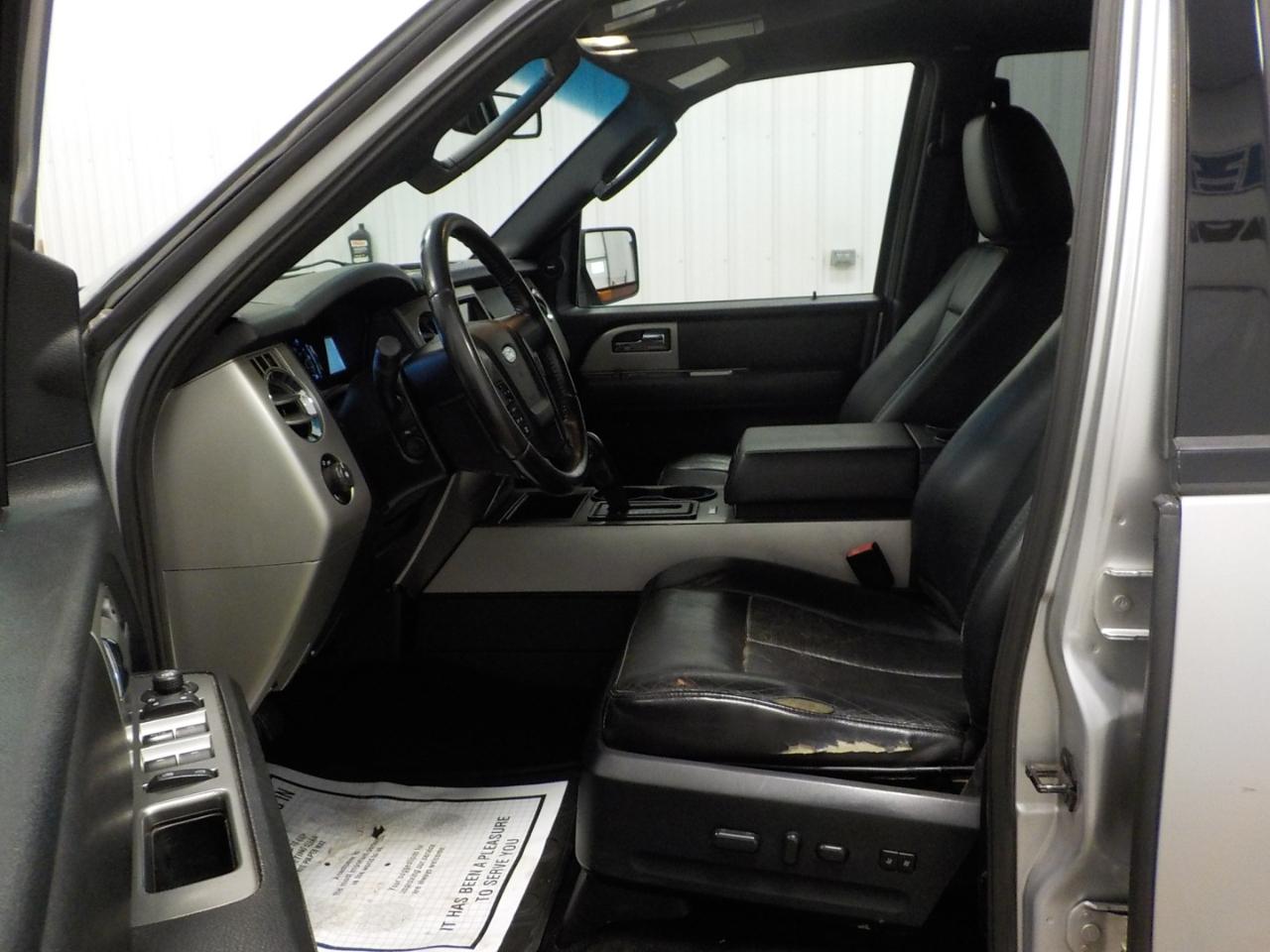 Ford Expedition EL 4WD 4dr King Ranch 2016