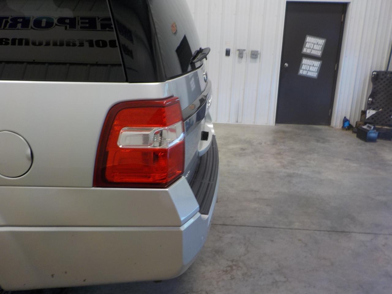 Ford Expedition EL 4WD 4dr King Ranch 2016