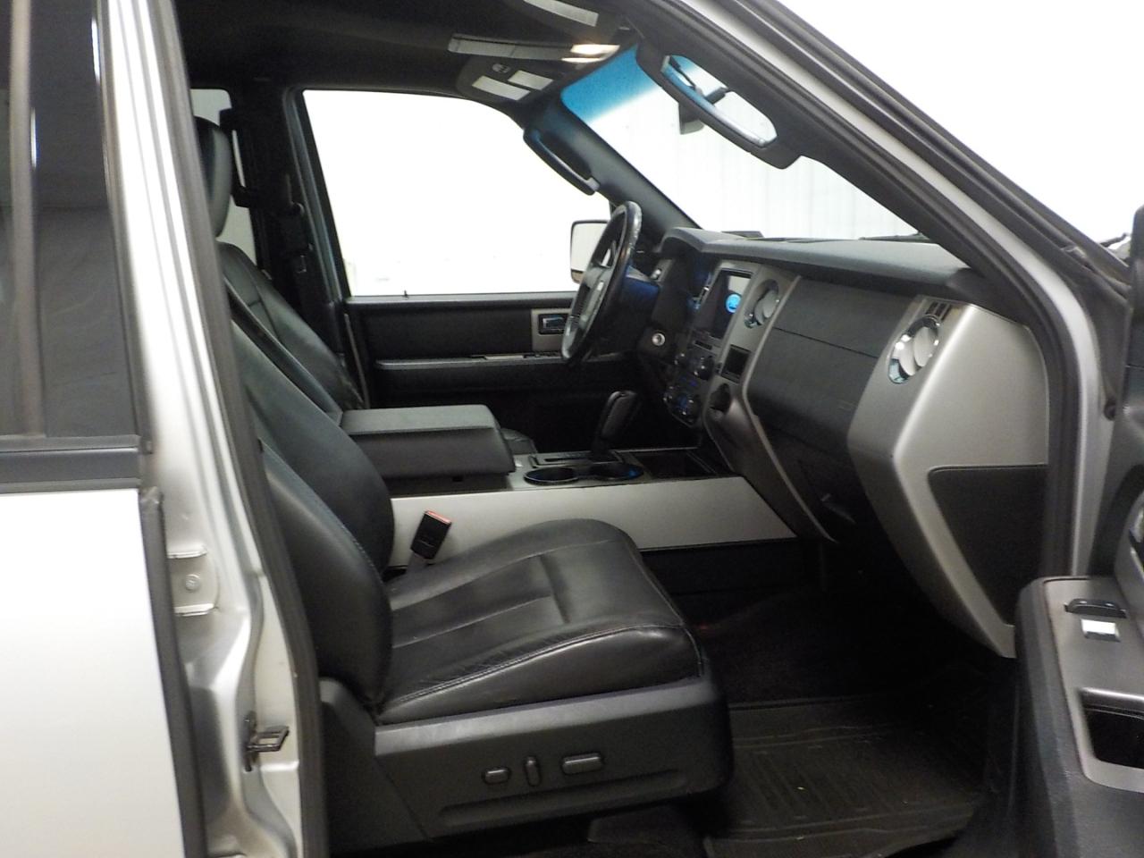 Ford Expedition EL 4WD 4dr King Ranch 2016