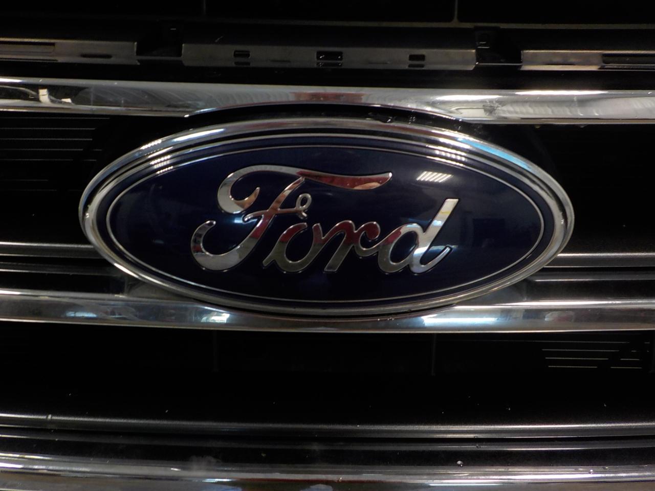 Ford Expedition EL 4WD 4dr King Ranch 2016
